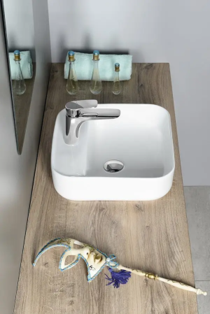 Тънкостенна мивка тип купа / върху плот Nova с отвор за смесител 